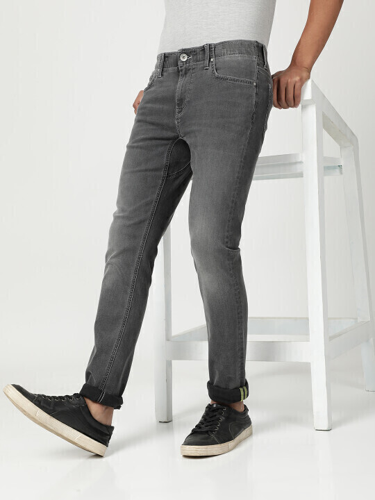 Buy Lee Men Blue Rodeo Straight Fit Mid Rise Jeans | Lee® India