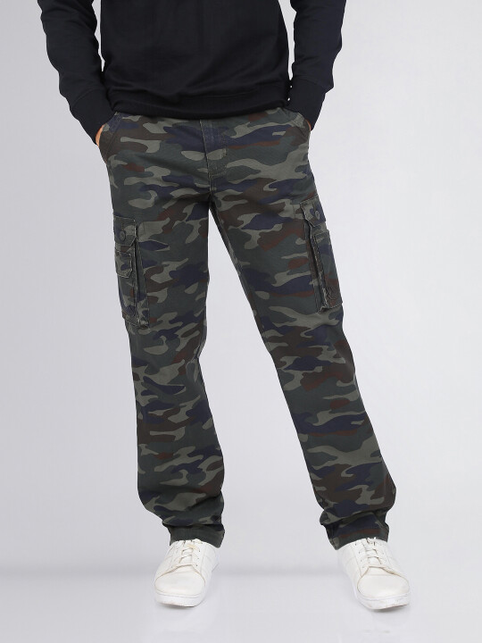 Buy Lee Men Green Mid Rise Relaxed Fit Cargo | Lee® India Official