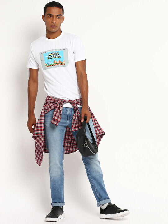 Buy Lee Men White Graphic Print Slim Fit T Shirt | Lee® India