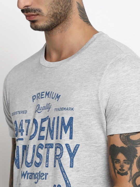 Buy Men Solid Grey Crew Neck Regular Fit Tshirt Wrangler® India