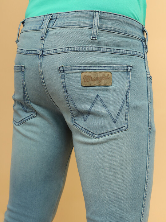 Wrangler skanders low rise slim fit narrow leg hotsell