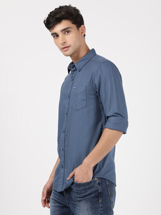 Buy Men Solid Blue Slim Fit Shirt | Wrangler® India Official