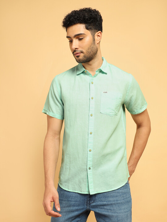 Buy Wrangler Men Checked Blue Regular Fit Shirt | Wrangler® India