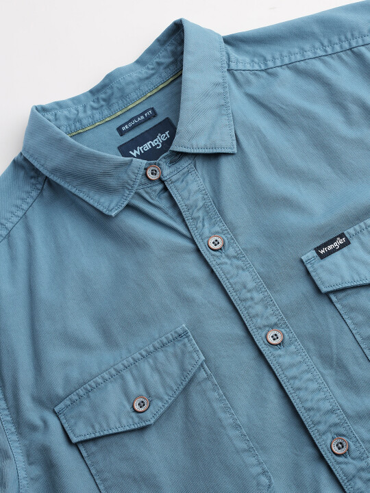 Buy Men Solid Blue Double Flap Pocket Regular Fit Shirt | Wrangler