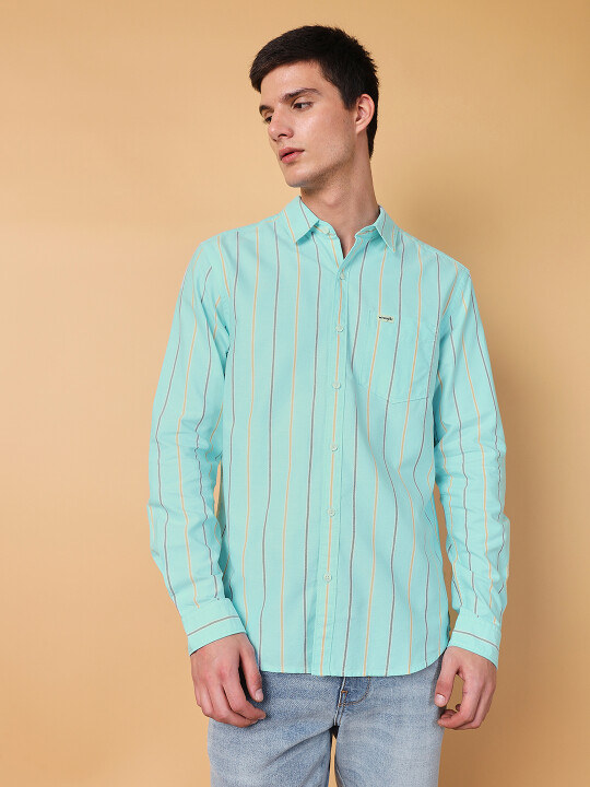 Buy Men Checkered Blue Regular Fit Shirt | Wrangler® India