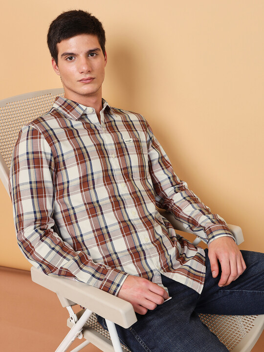 Buy Men Checked Brown Regular Fit Shirt | Wrangler® India