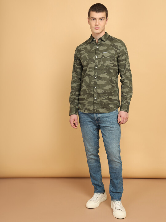 Wrangler Men's Camouflage Green Shirt (Regular)