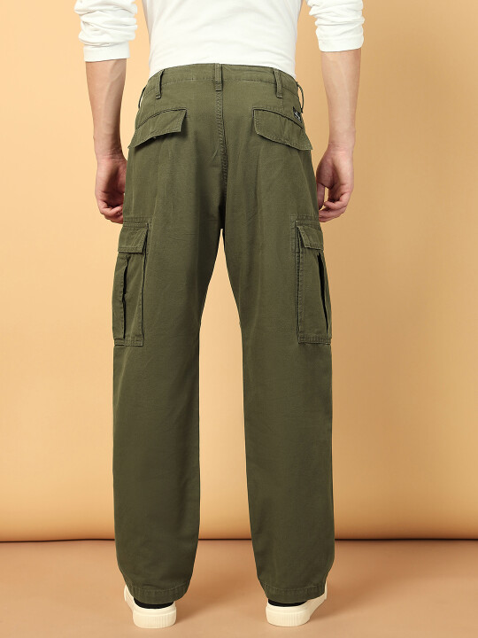Buy Men Green Cotton Mid Rise Loose Fit Cargo Wrangler® India