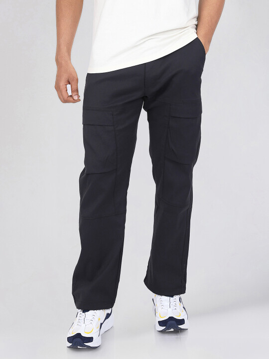 Buy Men Black Cotton Mid Rise Loose Fit Trousers | Wrangler