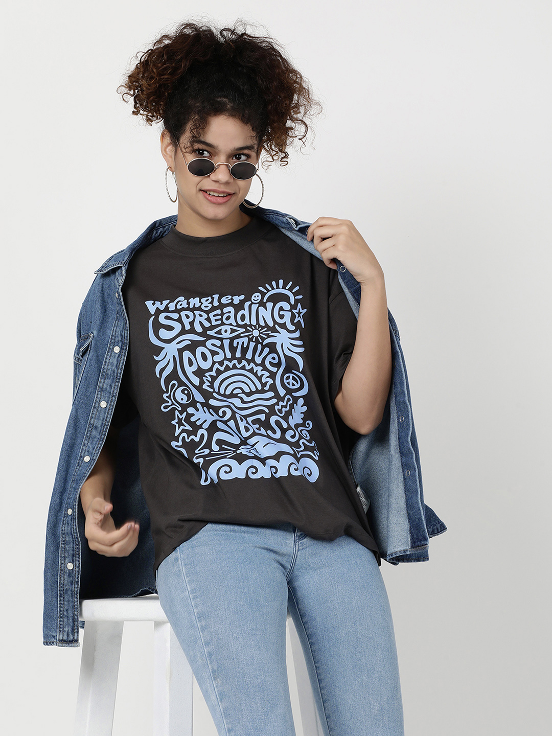 Wrangler Women's Graphic Grey Retro T-Shirt (Girlfriend Fit)